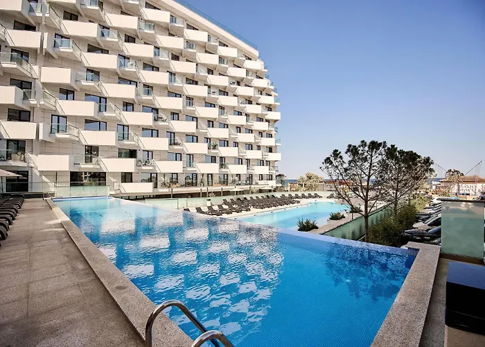 Maddy's Beachfront In Infinity Pool&spa アパート