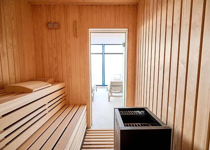 Maddy's Beachfront In Infinity Pool&spa ママイア