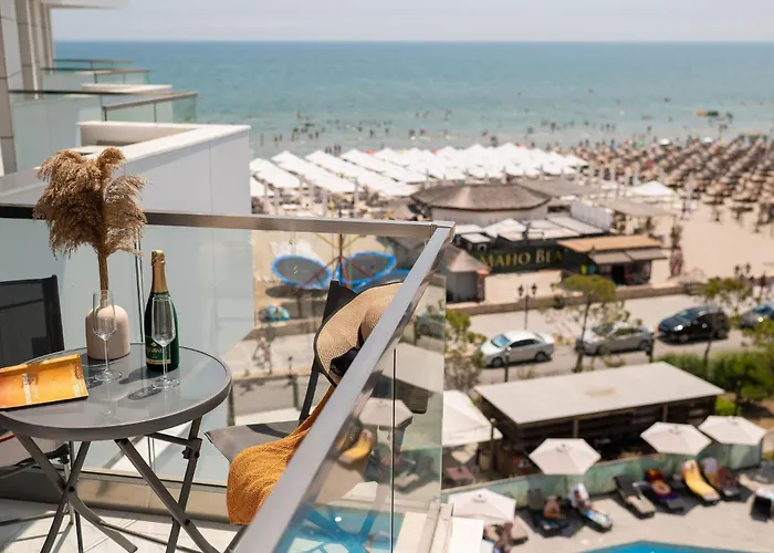 Maddy's Beachfront In Infinity Pool&spa * ママイア