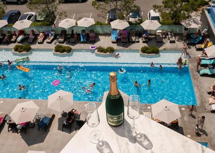 Maddy's Beachfront In Infinity Pool&spa アパート *