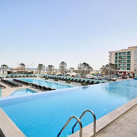 Maddy's Beachfront In Infinity Pool&spa