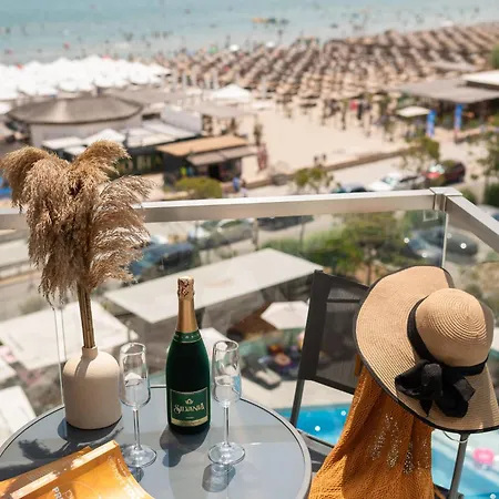 Maddy's Beachfront In Infinity Pool&spa