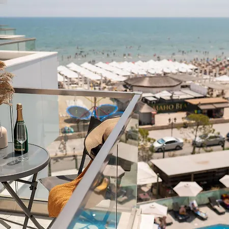 Maddy's Beachfront In Infinity Pool&spa * Mamaia