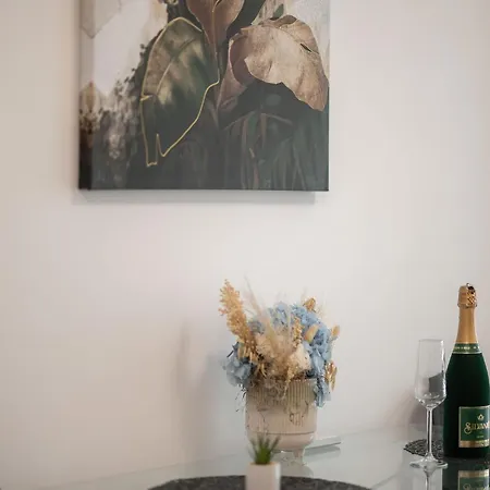 Maddy's Beachfront In Infinity Pool&spa