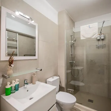 Maddy's Beachfront In Infinity Pool&spa