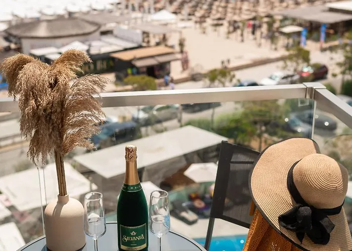 Maddy's Beachfront In Infinity Pool&spa